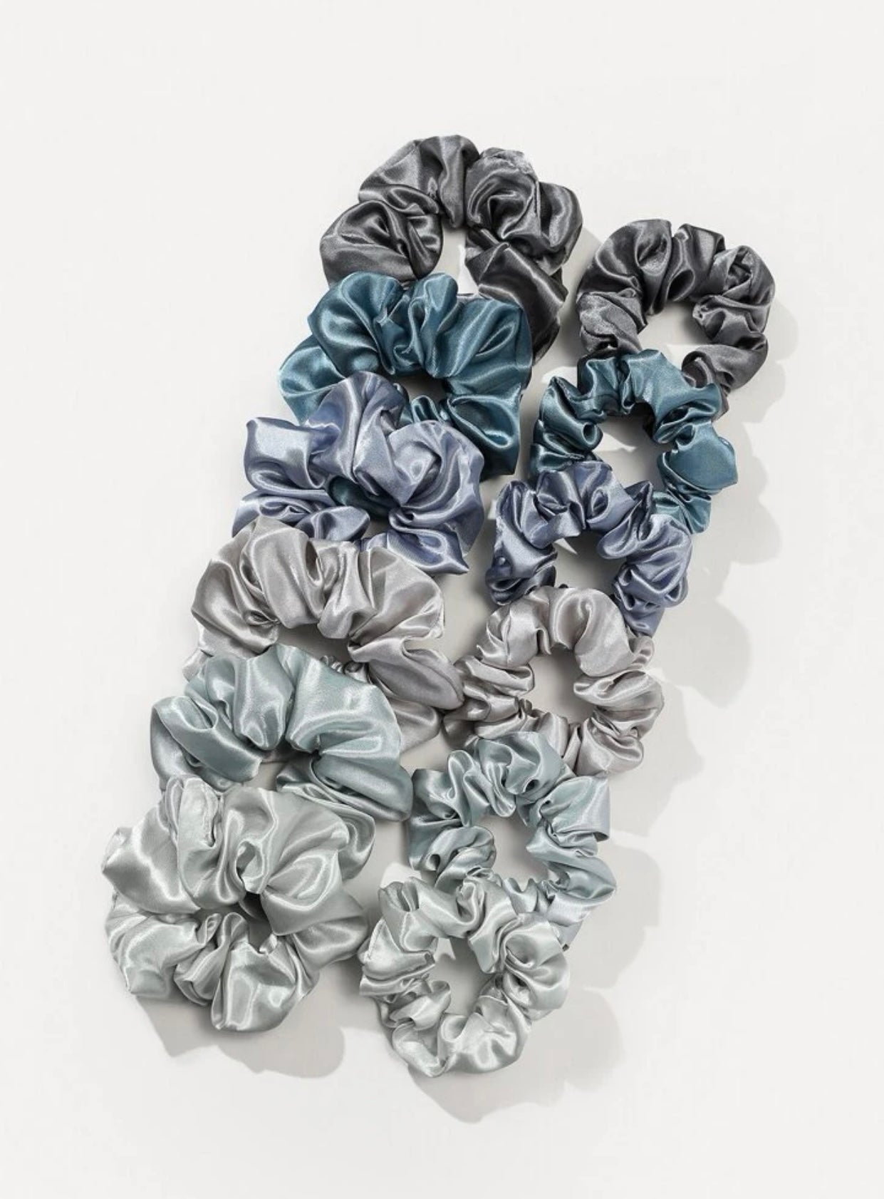 Satin Scrunchies Grey ( per piece)(بالقطعه)